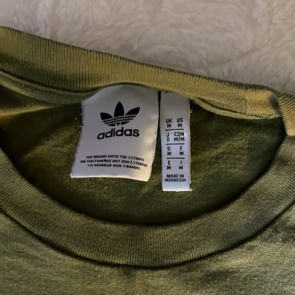 Adidas Originals t-shirt (size medium) - Picture 2 of 3